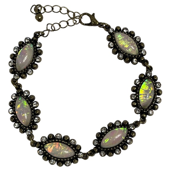 Fire Opal oval (imitation) charm bracelet with metal brass colored hardware NEW - Picture 1 of 7